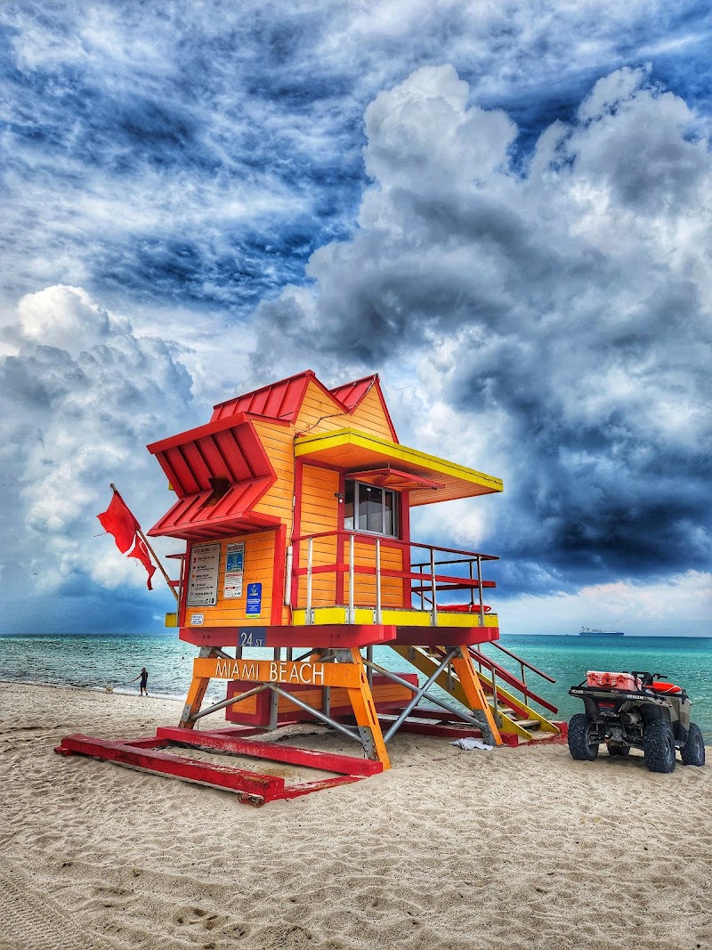 Stroll the Miami Beach Boardwalk