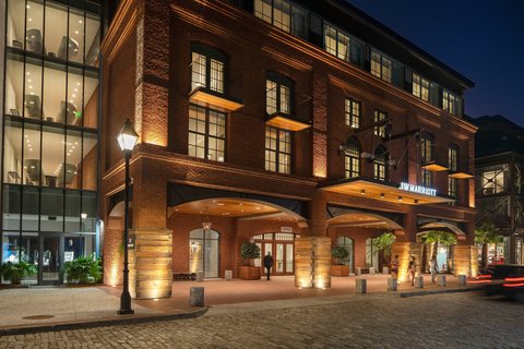 Check in at JW Marriott Savannah Plant Riverside District