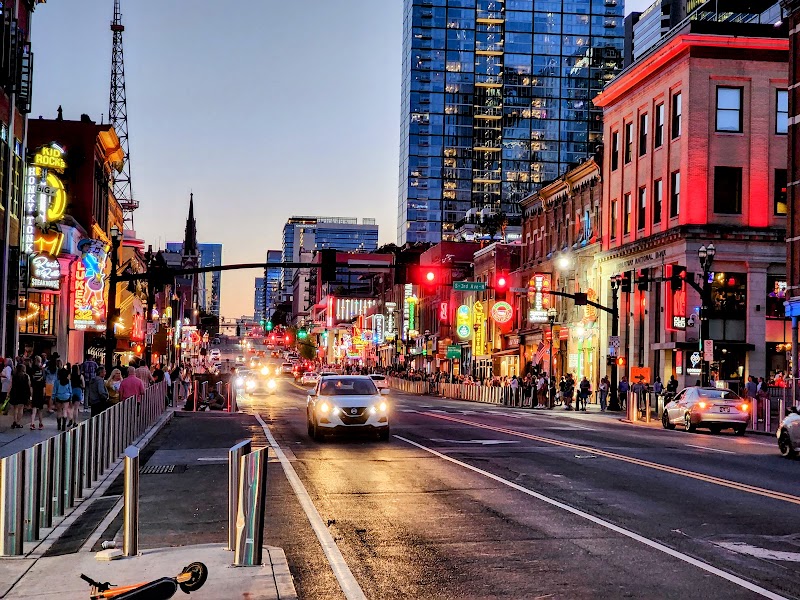 Explore 2nd Avenue Historic District