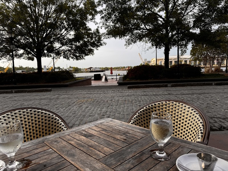 Lunch at Vic's On the River