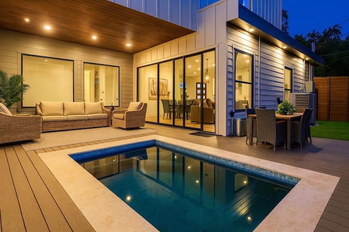 Check in at 5BR Downtown Luxury Oasis: Pool, Spa & Rooftop Bar